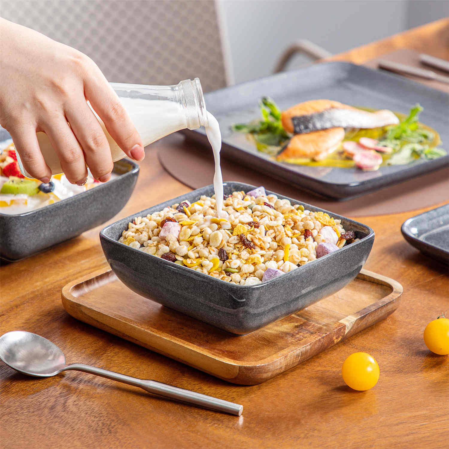 Stern 16 Piece Dinnerware Set