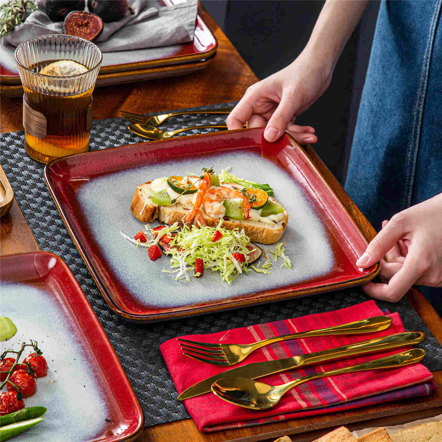 Stern Dinner Plates Set of 4