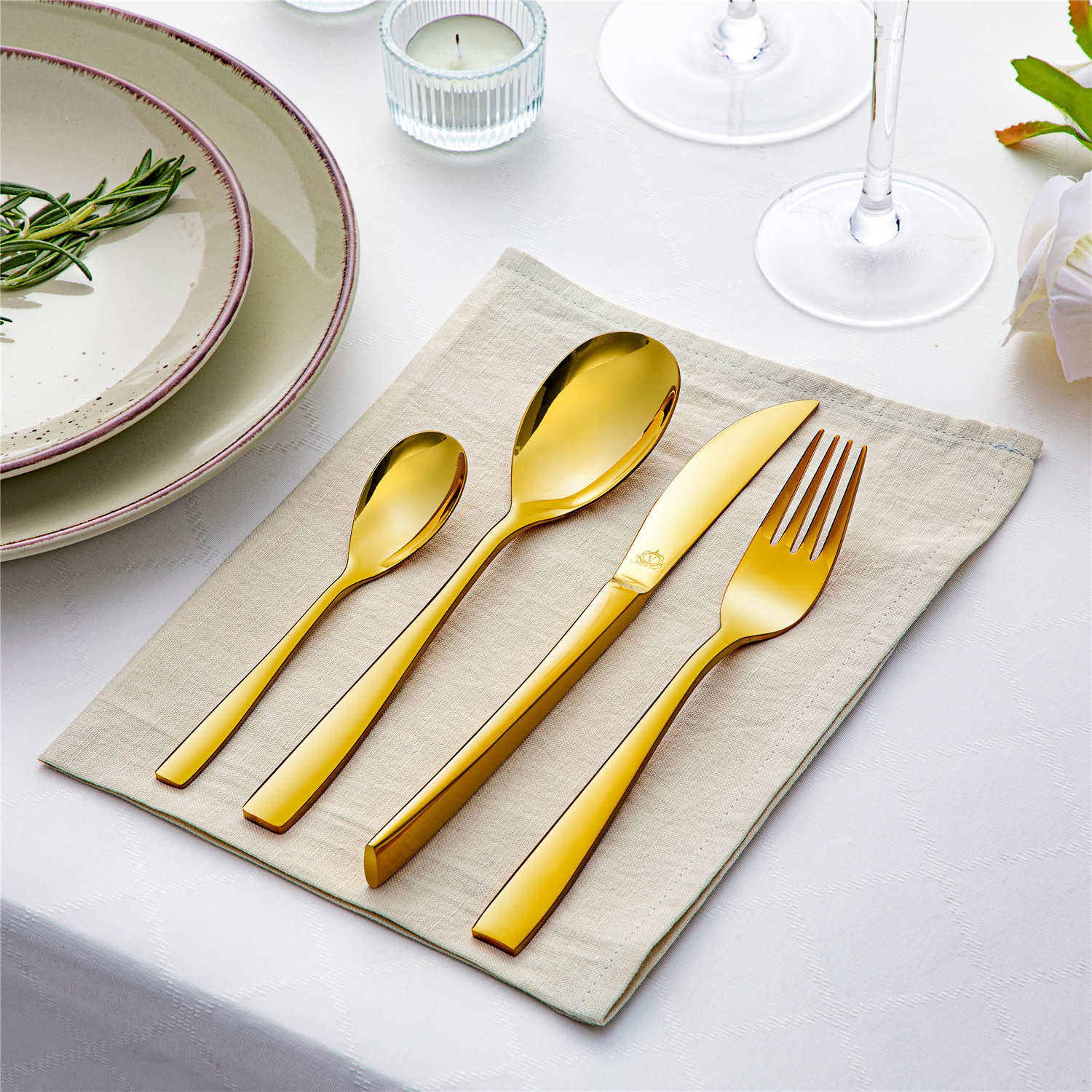 24 Piece Flatware Set Squared Tip Service for 6