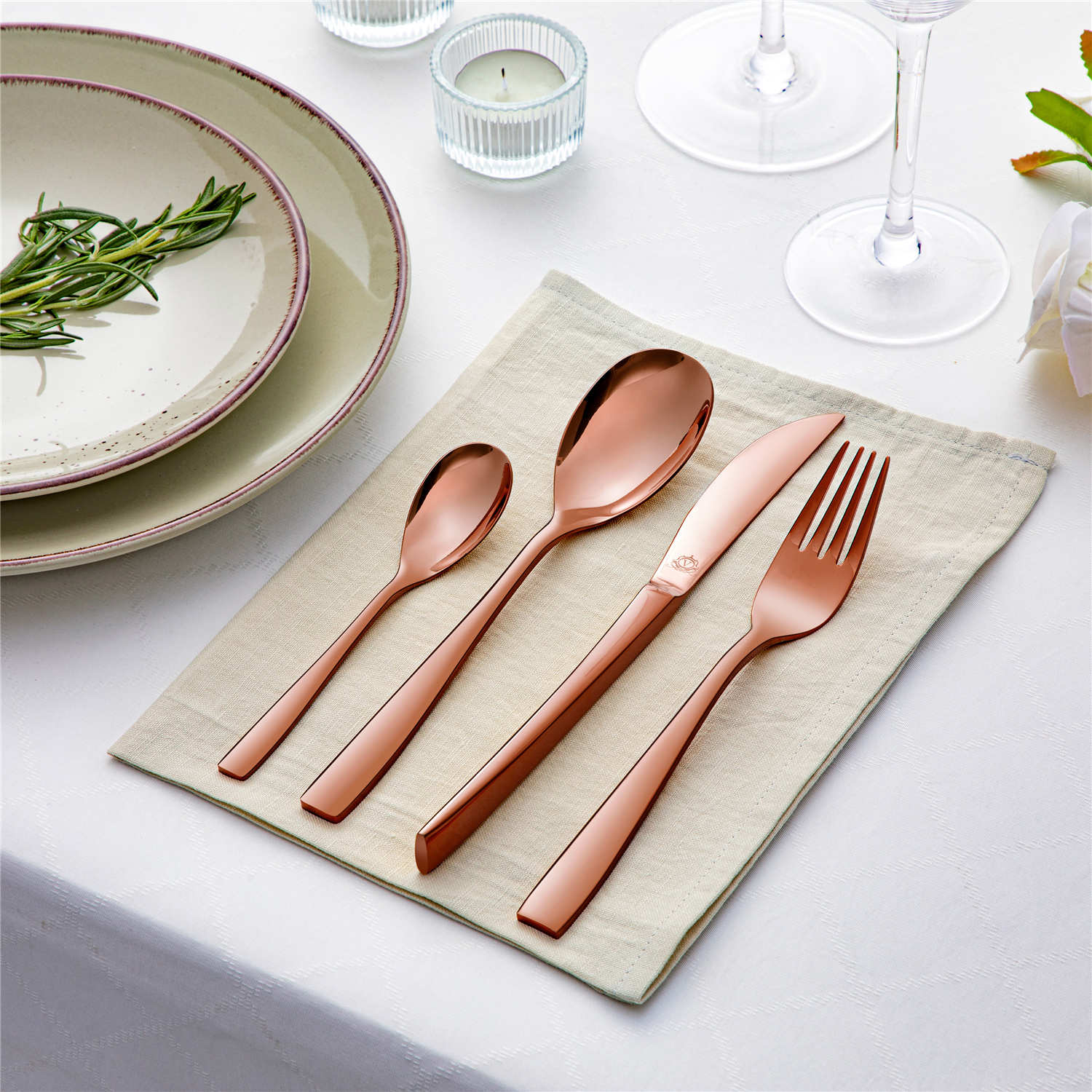 24 Piece Flatware Set Squared Tip Service for 6