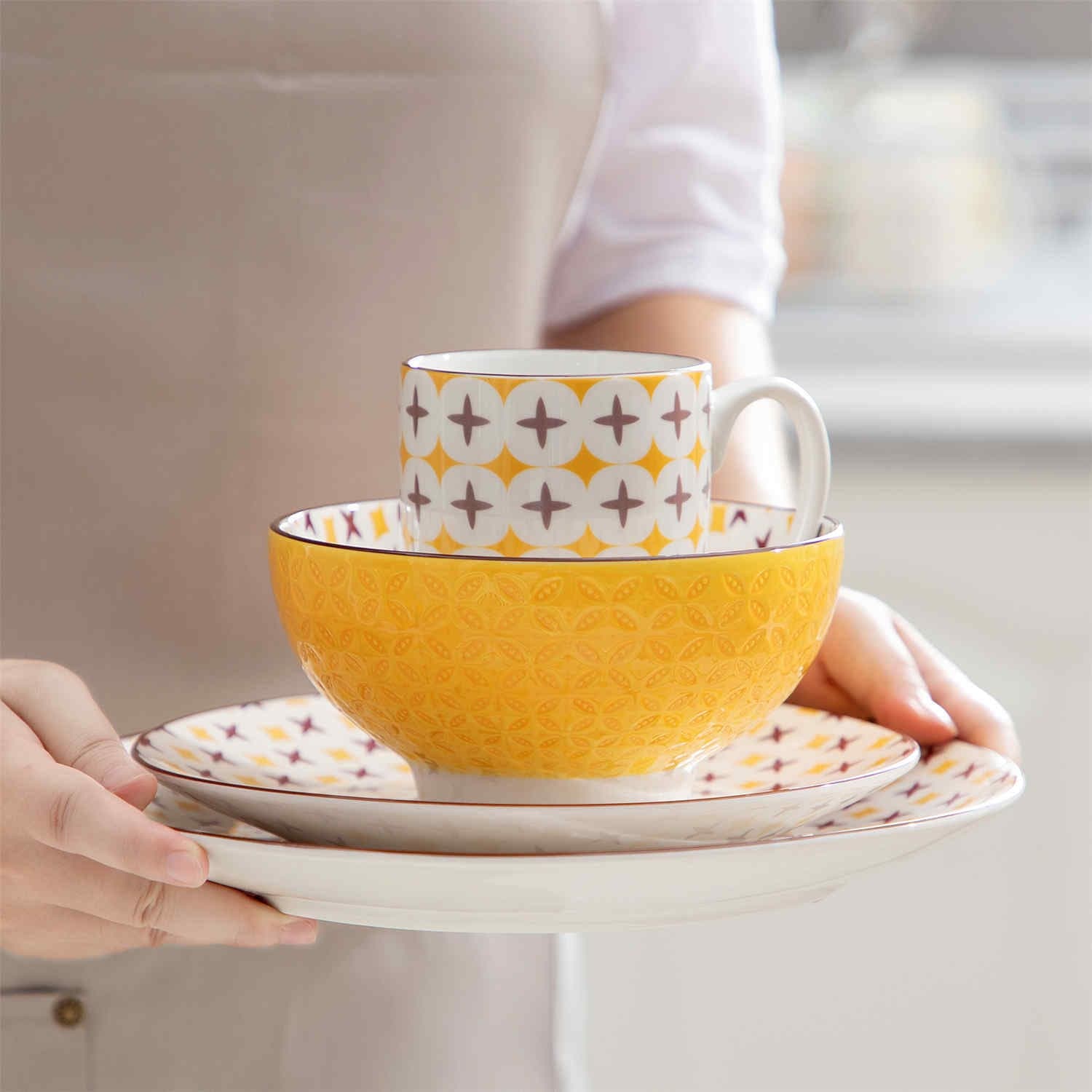 Tulip 16 Piece Dinnerware Set