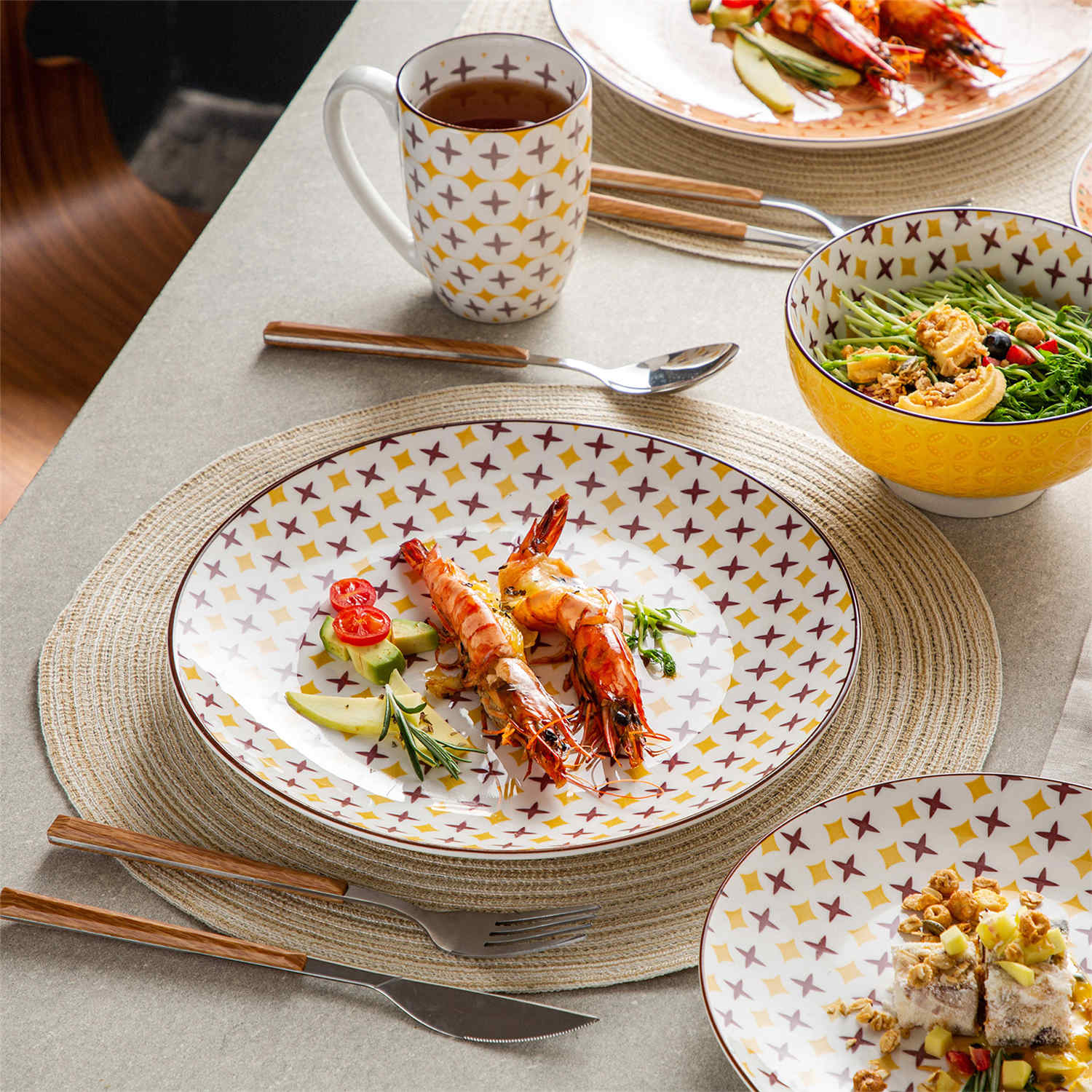 Tulip 16 Piece Dinnerware Set