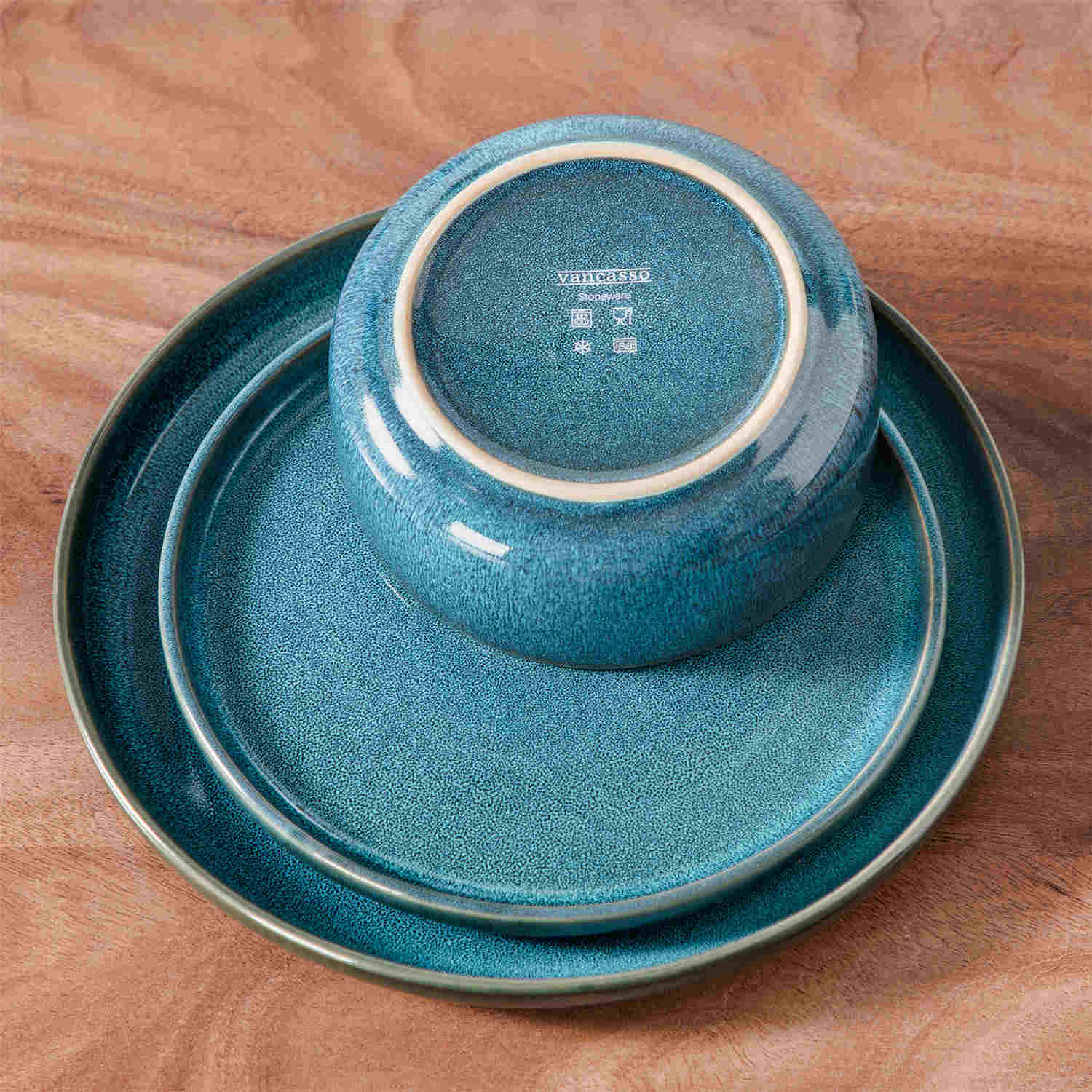 Vega 18 Piece Dinnerware Set