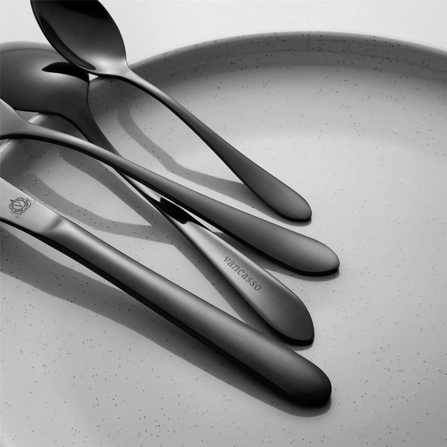 24 Piece Flatware Set Rounded Tip Service for 6