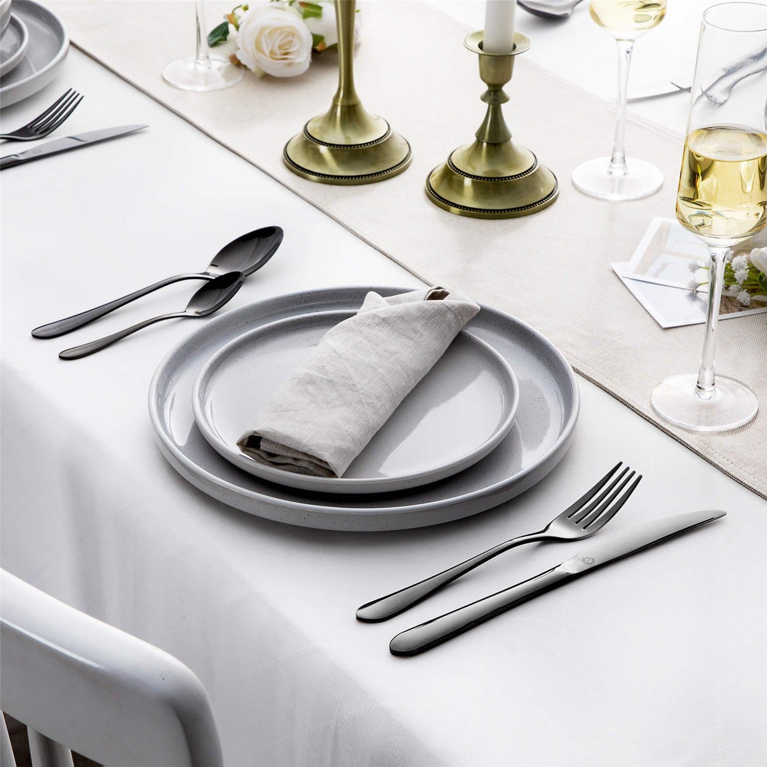 24 Piece Flatware Set Rounded Tip Service for 6