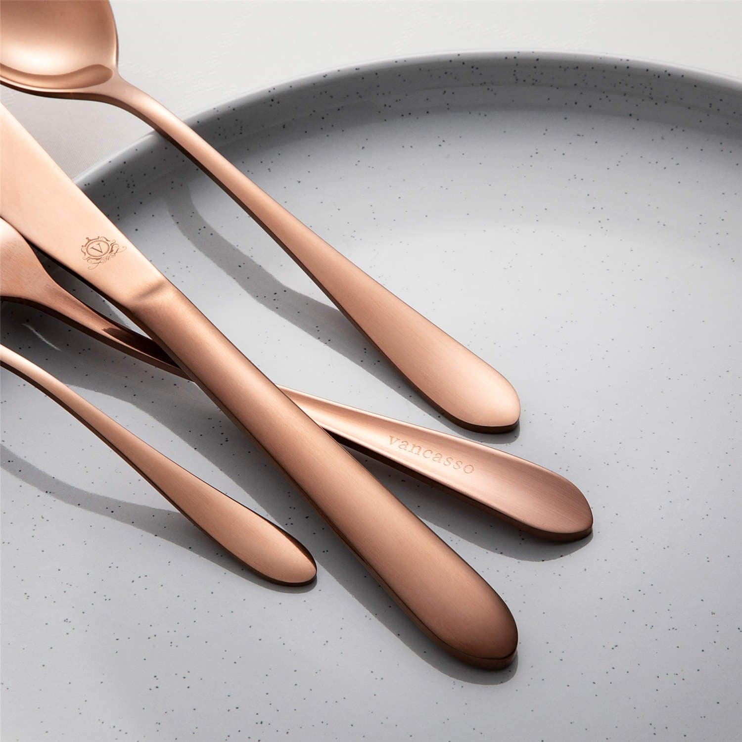 24 Piece Flatware Set Rounded Tip Service for 6