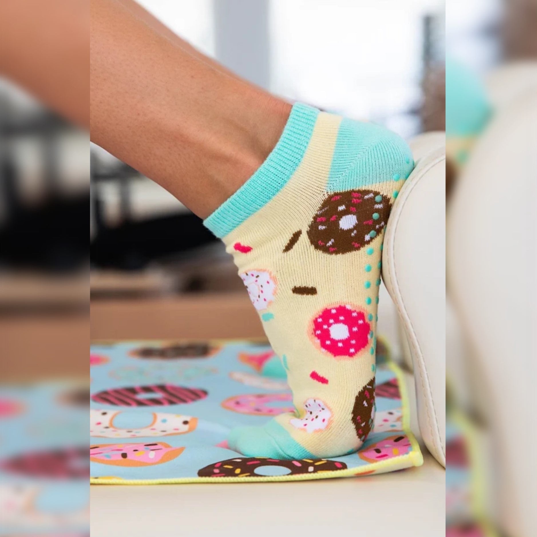 Grippy Socks - Donuts (Barre / Pilates)