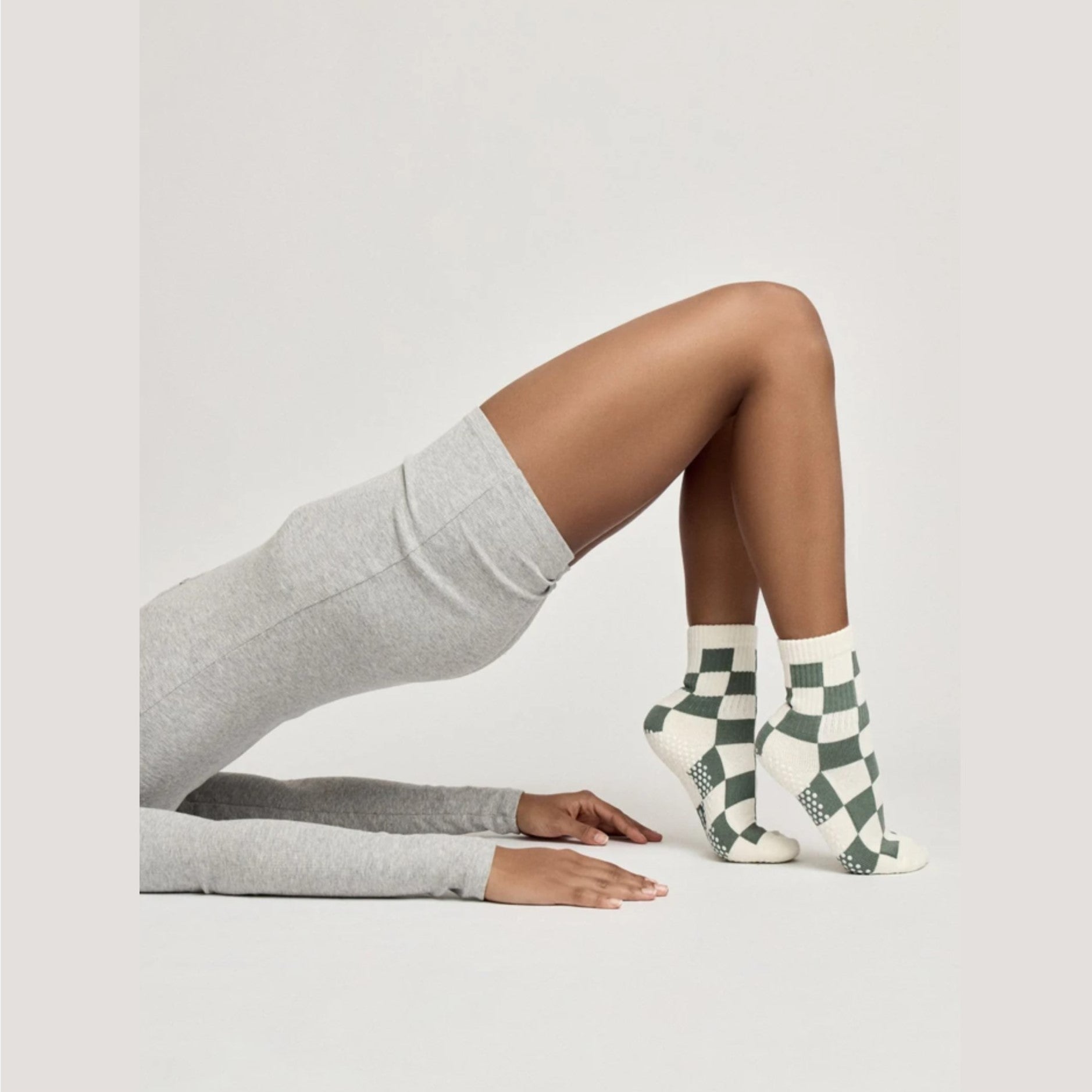 Checkered Crew Grip Socks (Barre / Pilates)