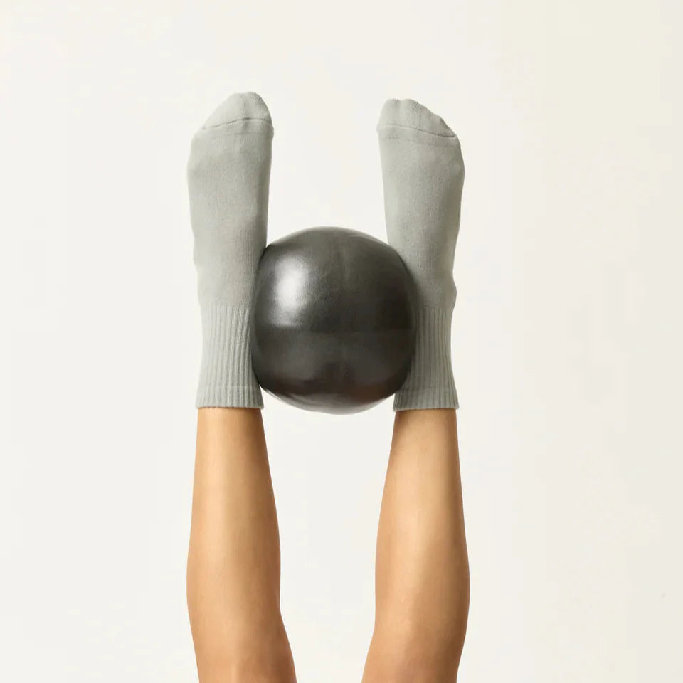 Essential Crew Grip Socks (Barre / Pilates)