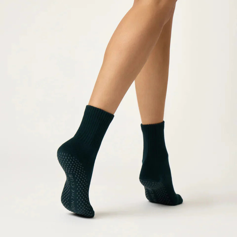 Essential Crew Grip Socks (Barre / Pilates)