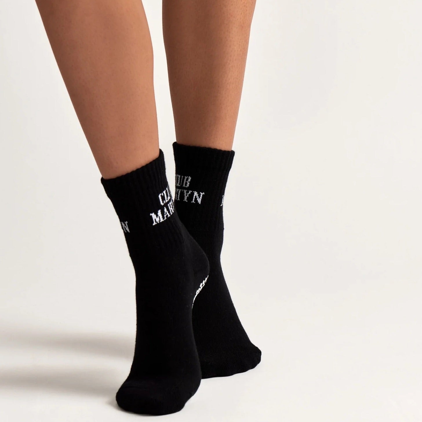 Signature Crew - Grip Socks - (Barre / Pilates)