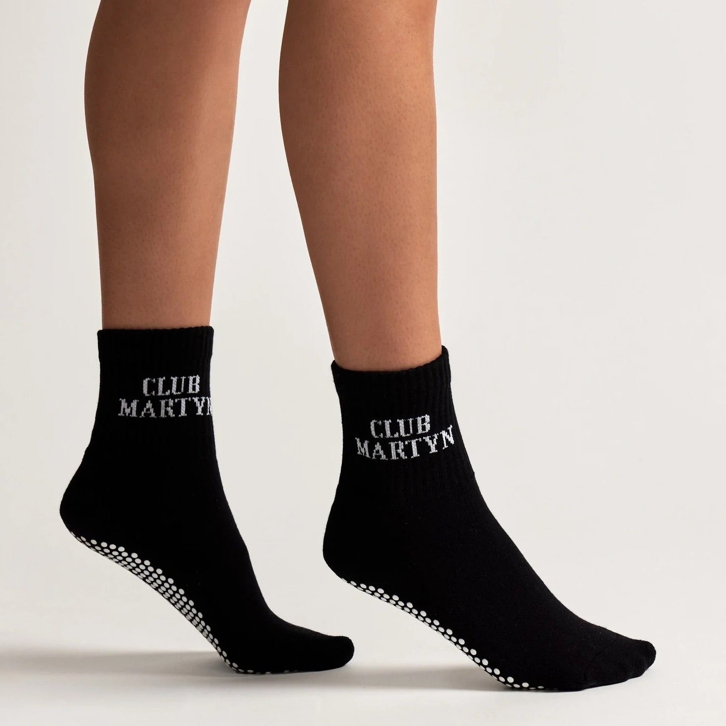 Signature Crew - Grip Socks - (Barre / Pilates)
