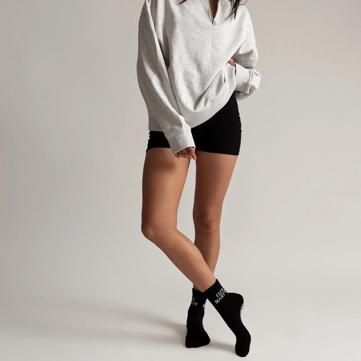 Signature Crew - Grip Socks - (Barre / Pilates)