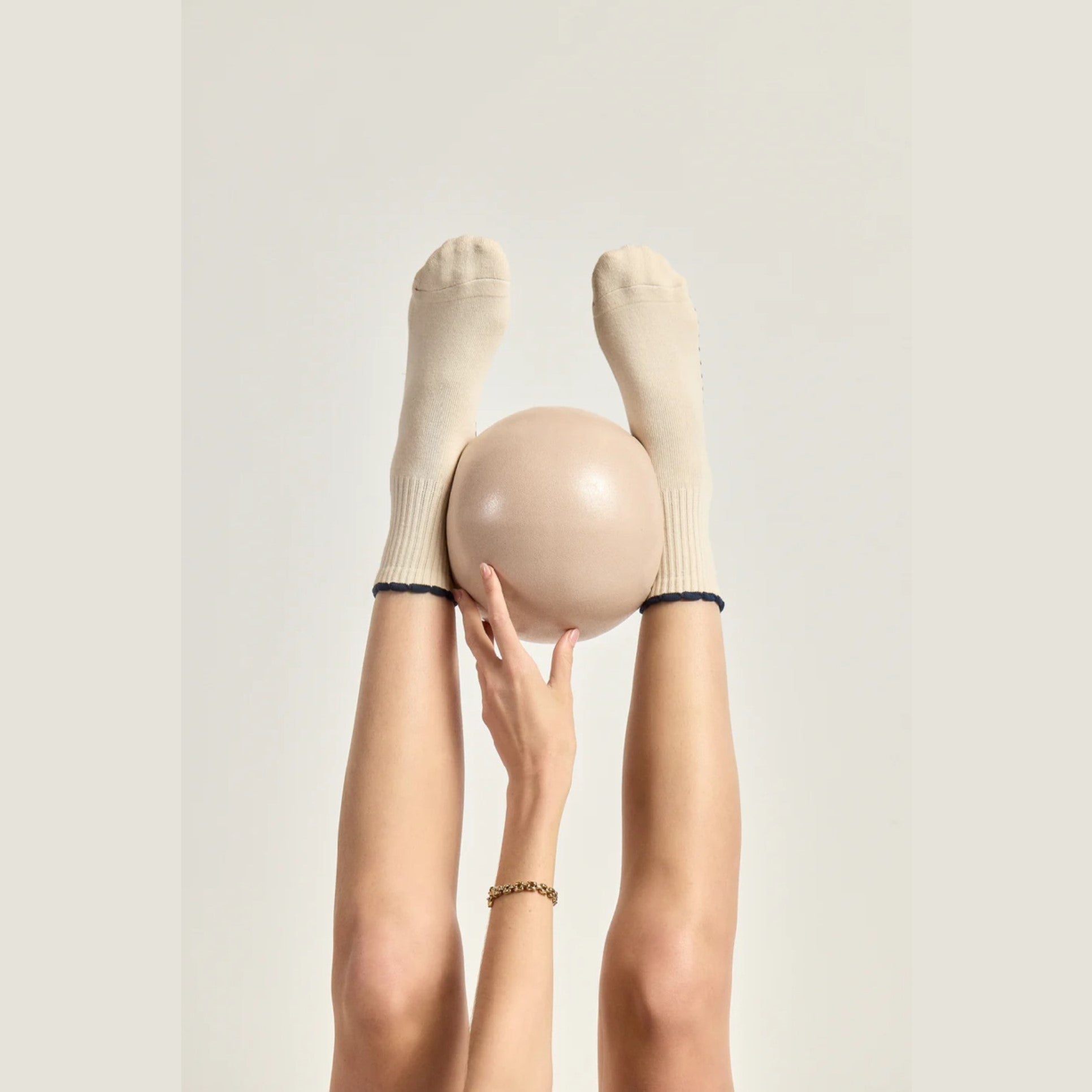 Scallop Edge Crew Grip Socks - (Barre / Pilates)