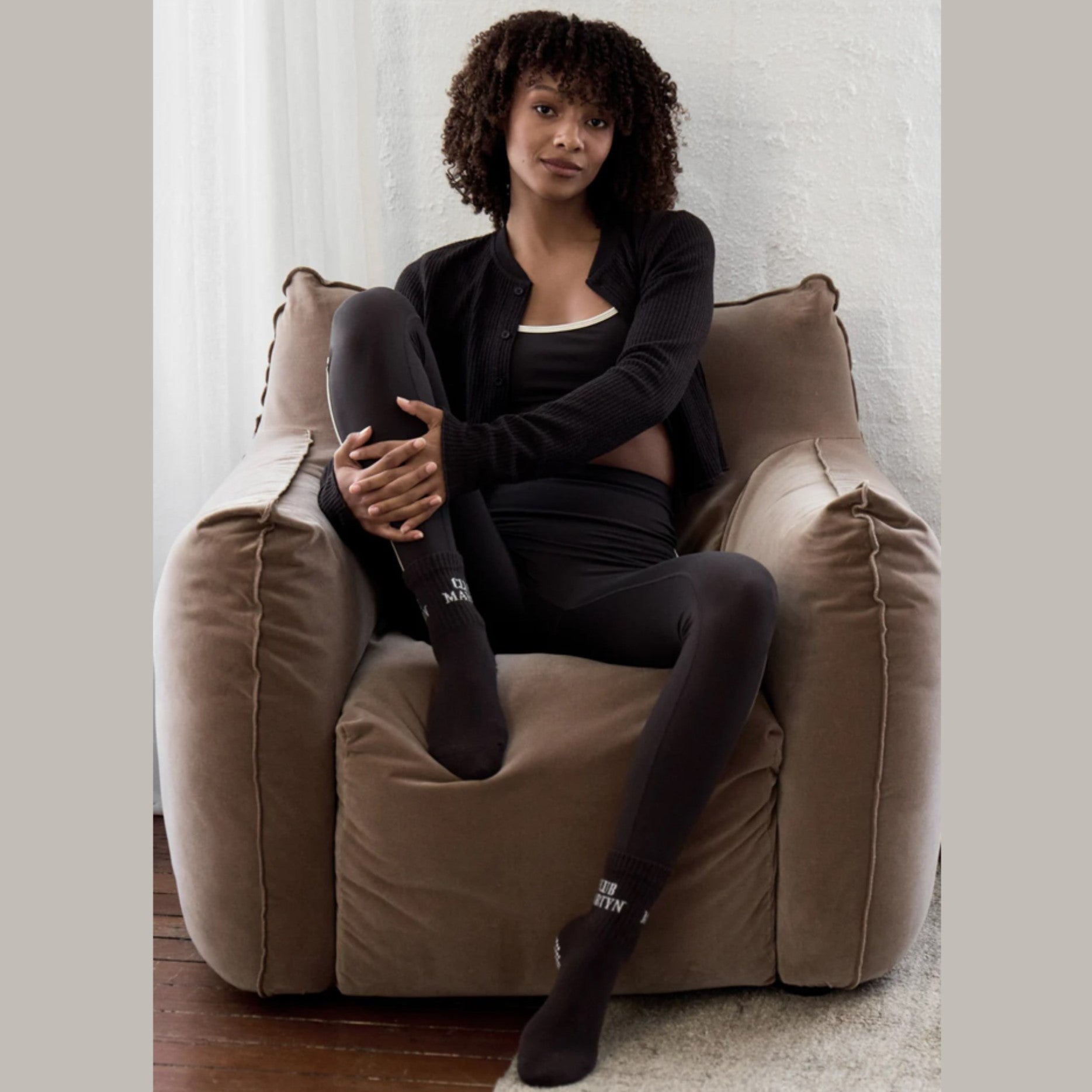 Signature Crew - Grip Socks - (Barre / Pilates)