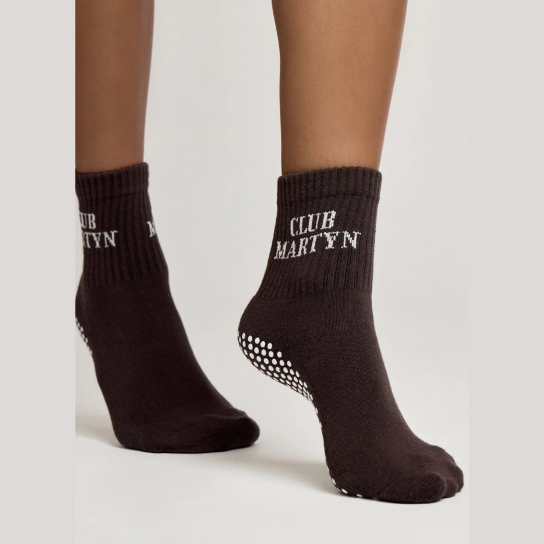 Signature Crew - Grip Socks - (Barre / Pilates)