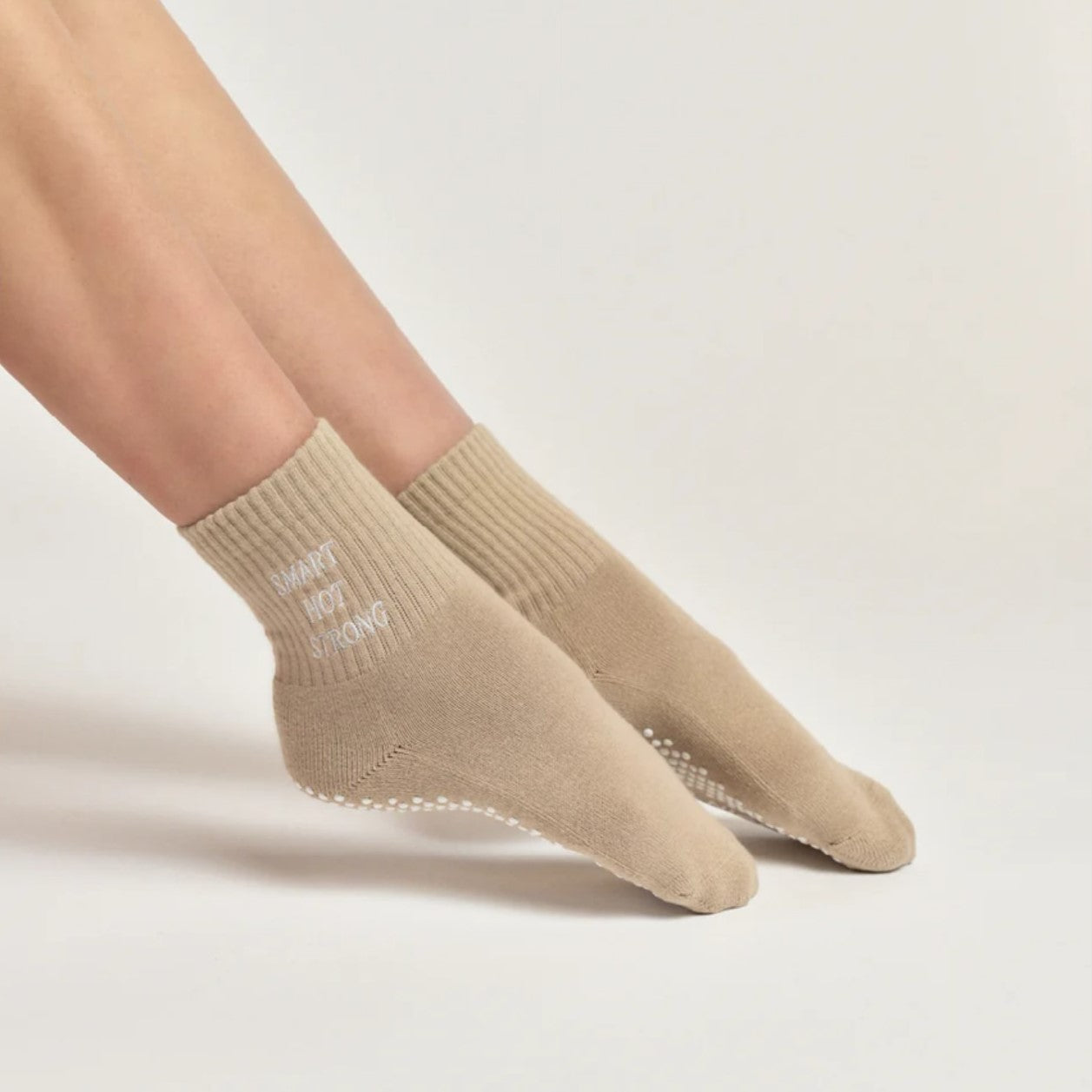 Smart Hot Strong Crew Grip Socks (Barre / Pilates)