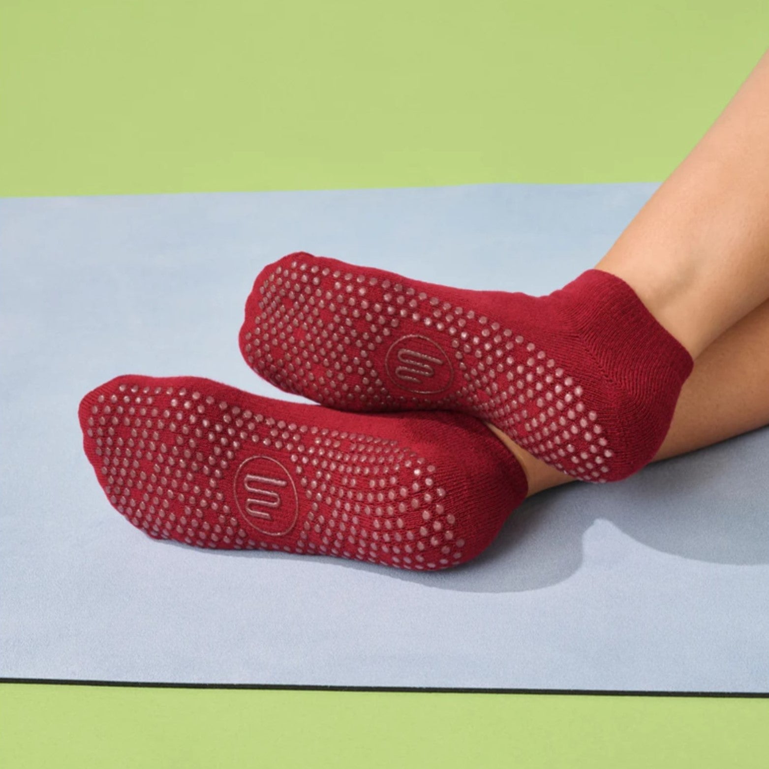 Classic Low Rise Grip Socks - (Barre / Pilates)