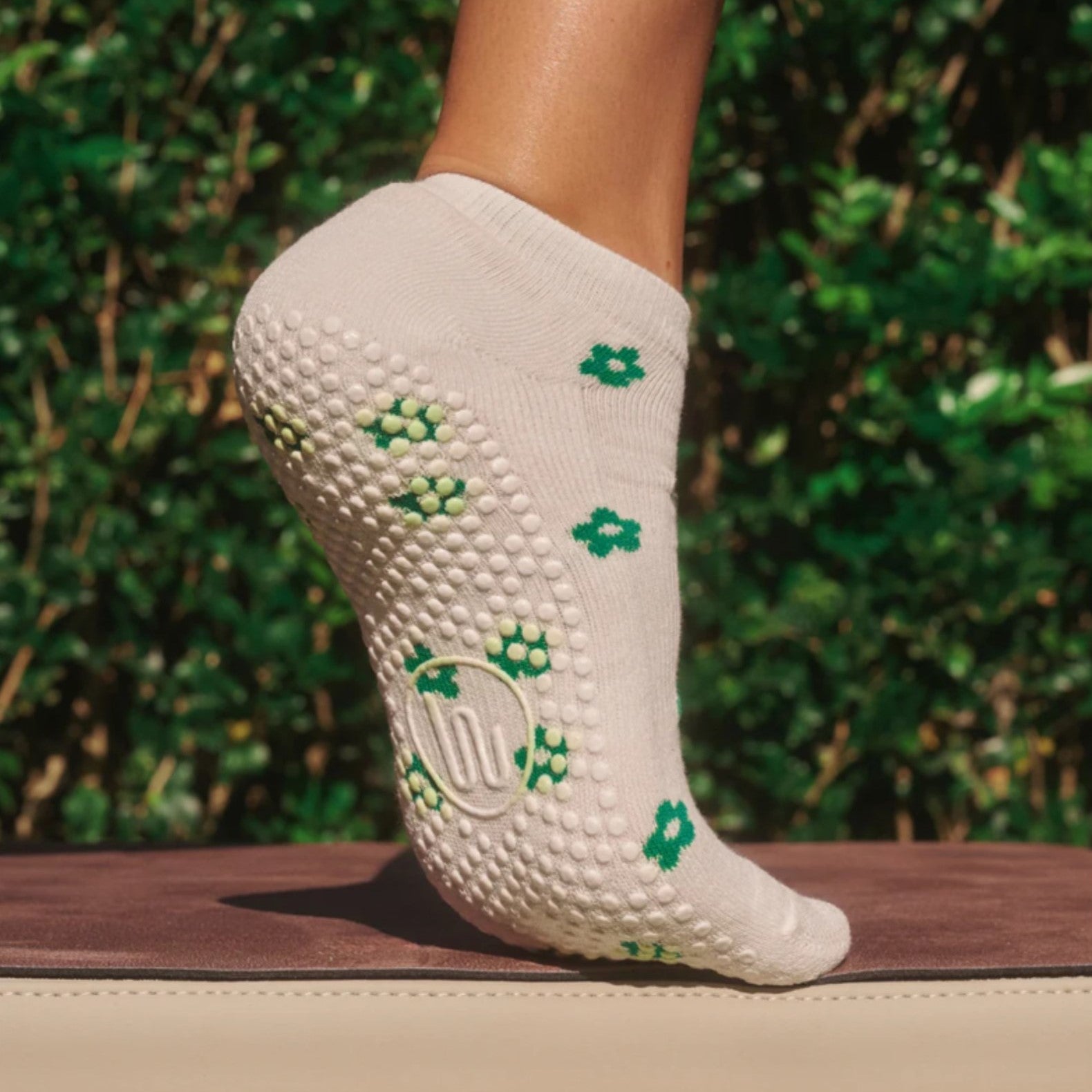 Classic Low Rise Grip Socks - Petite Bloom (Barre / Pilates)