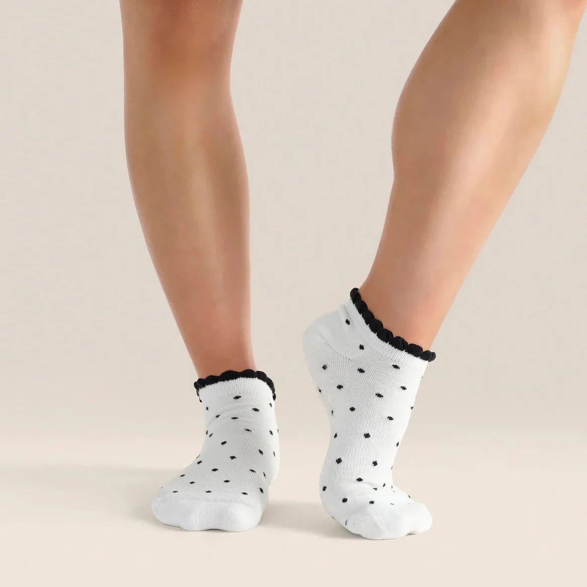 Classic Grip Socks - Polka Ruffle (Barre / Pilates)