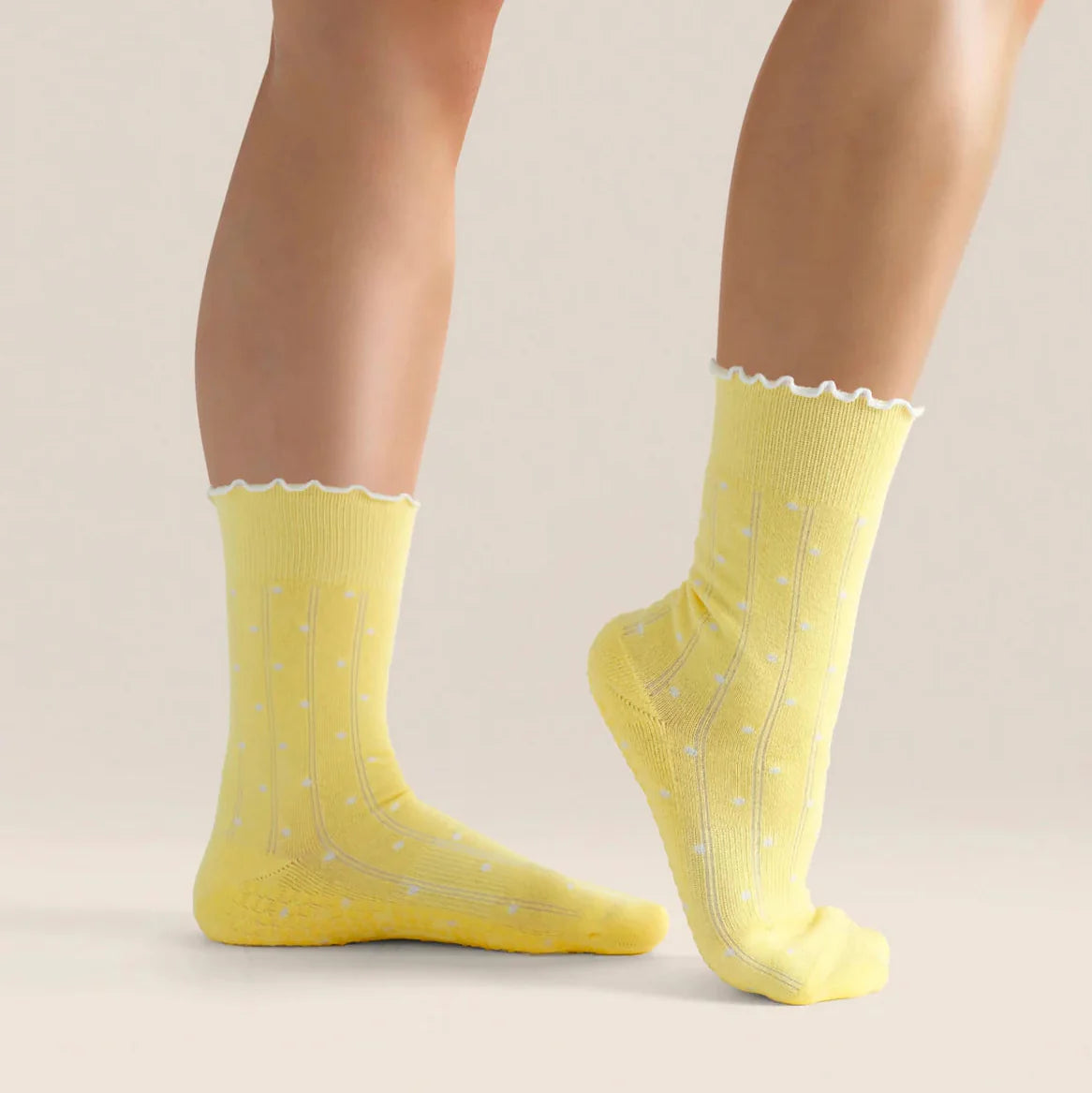 Crew Grip Socks - Ruffle Spots (Barre / Pilates)