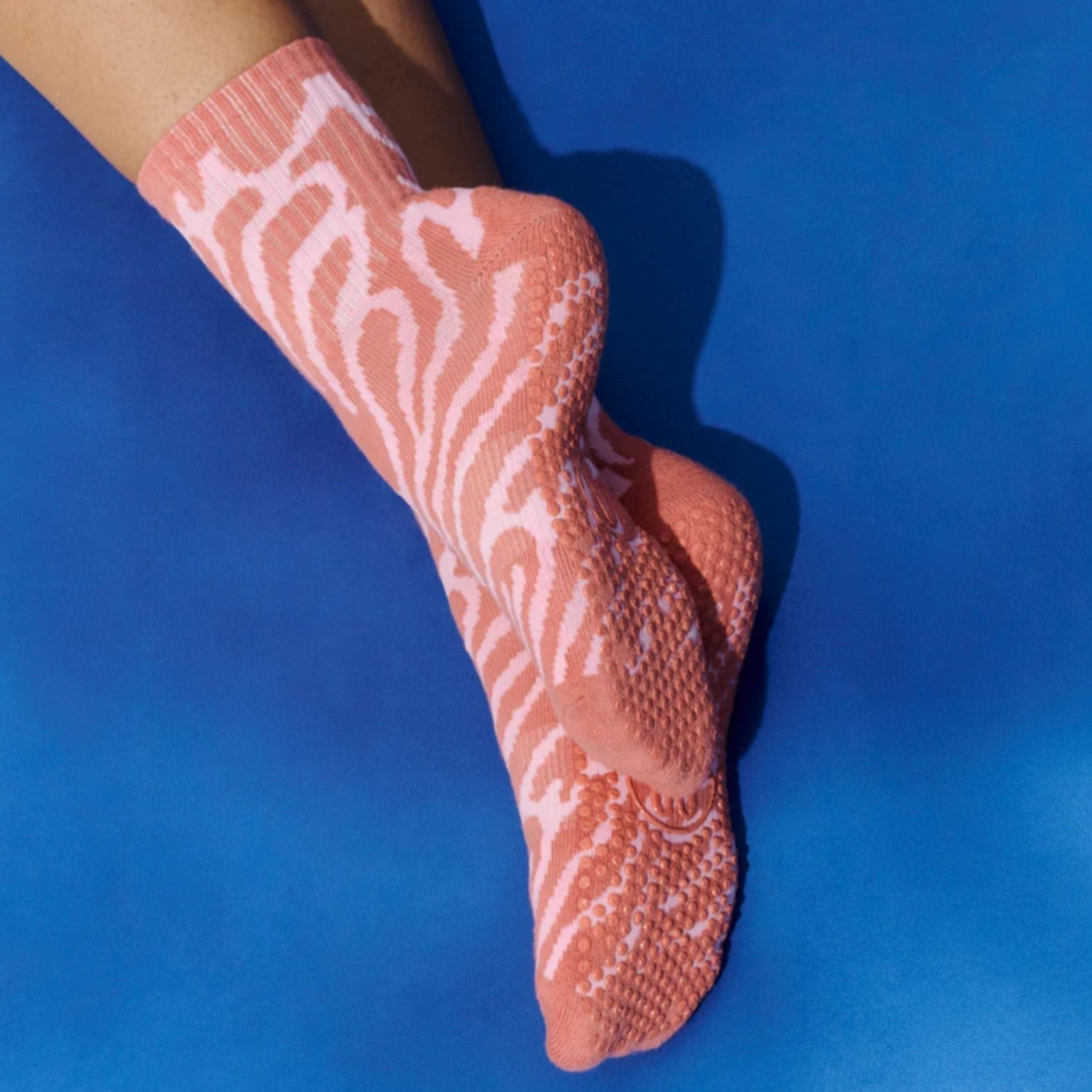 Crew Grip Socks - Grapefruit Coral (Barre / Pilates)