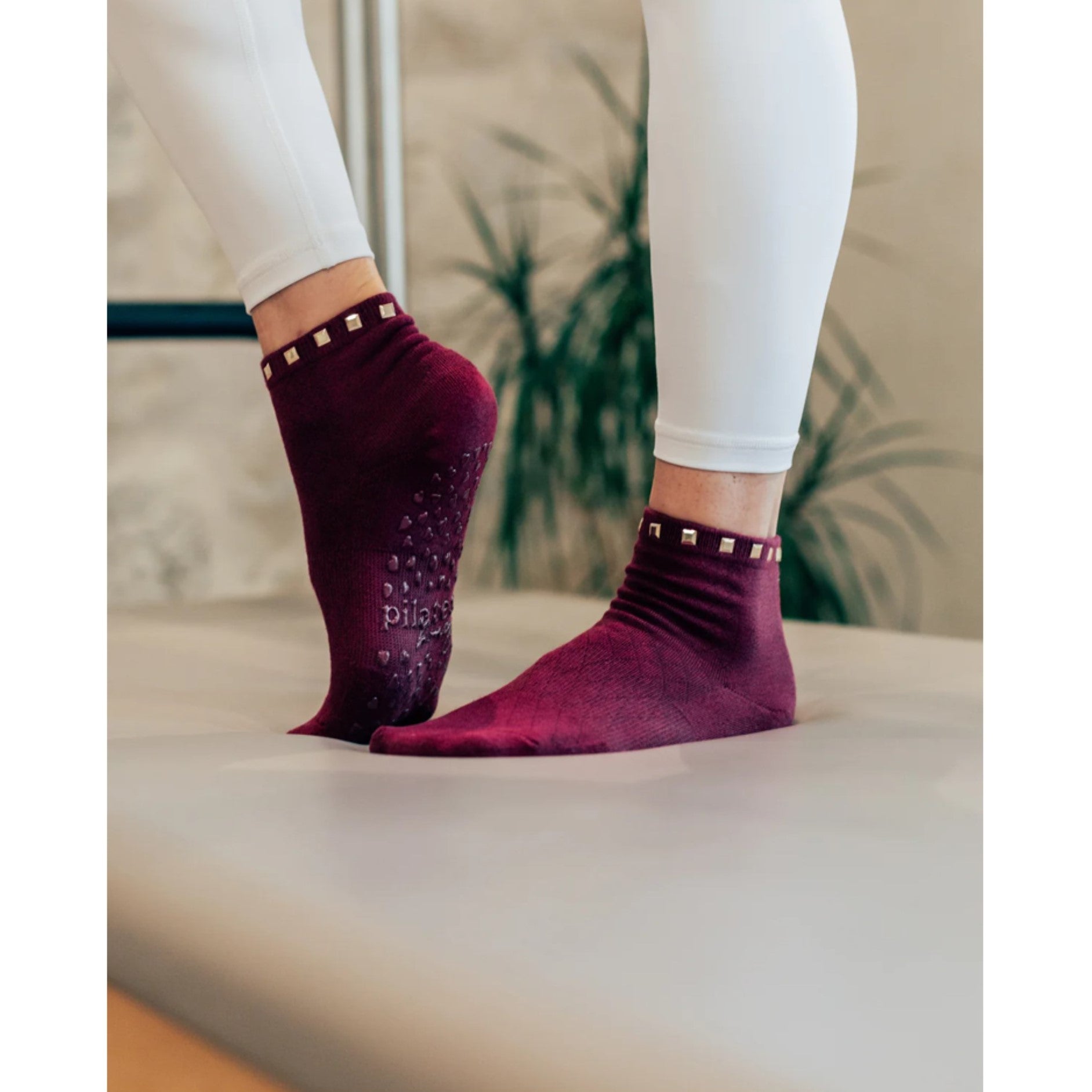 Studded Ankle - Grip Sock (Barre / Pilates)