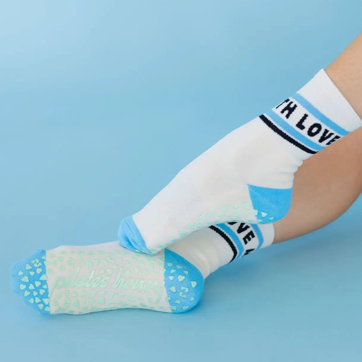 Move With Love Crew Grip Sock - White/Blue (Barre / Pilates)