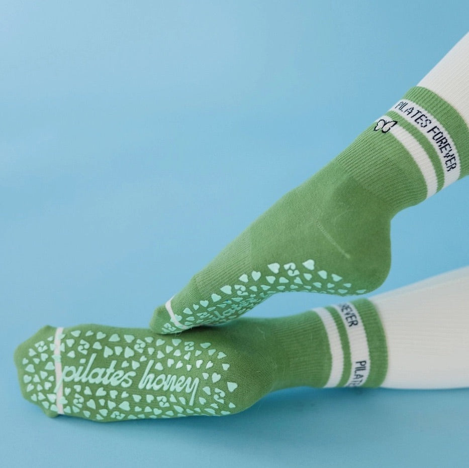 Pilates Forever - Crew Grip Sock (Barre / Pilates)