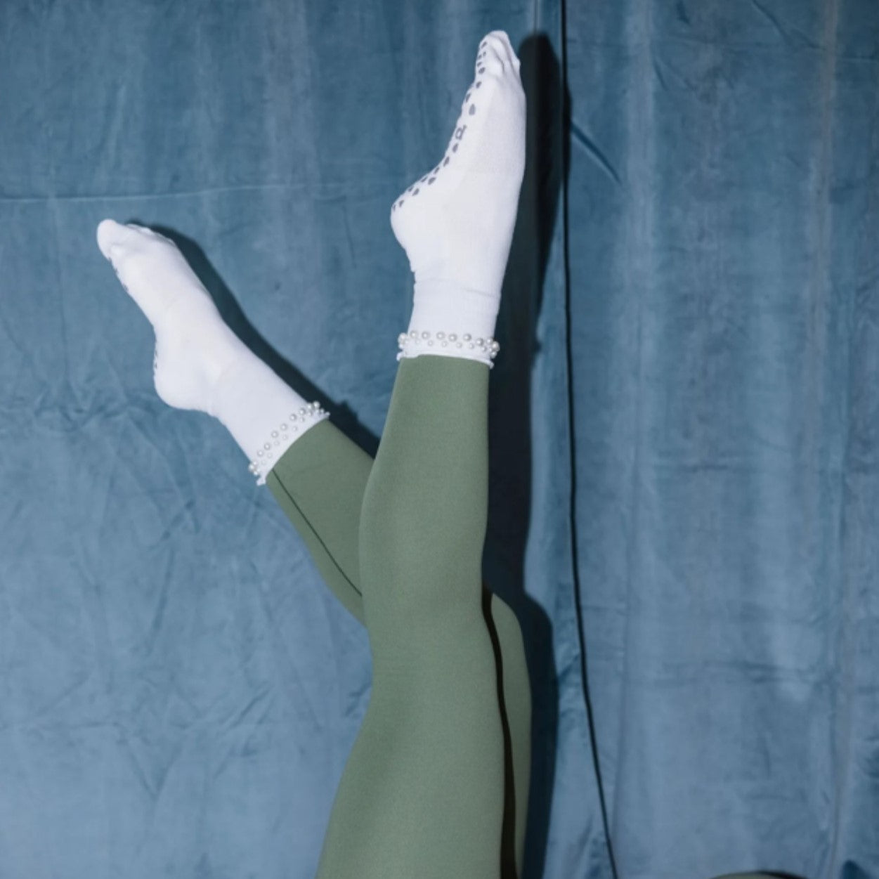 Pretty In Pearls - Crew Grip Sock (Barre / Pilates)