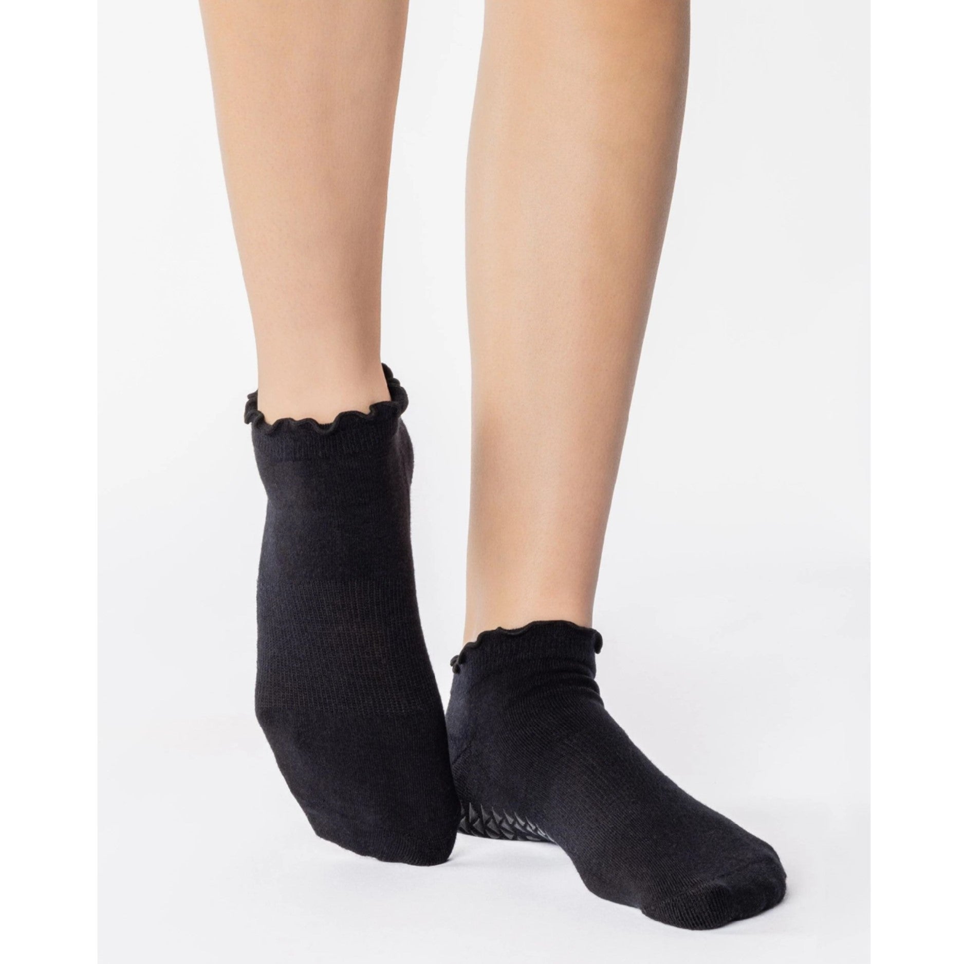 Ruffle Ankle Grip Socks - Barre/Pilates