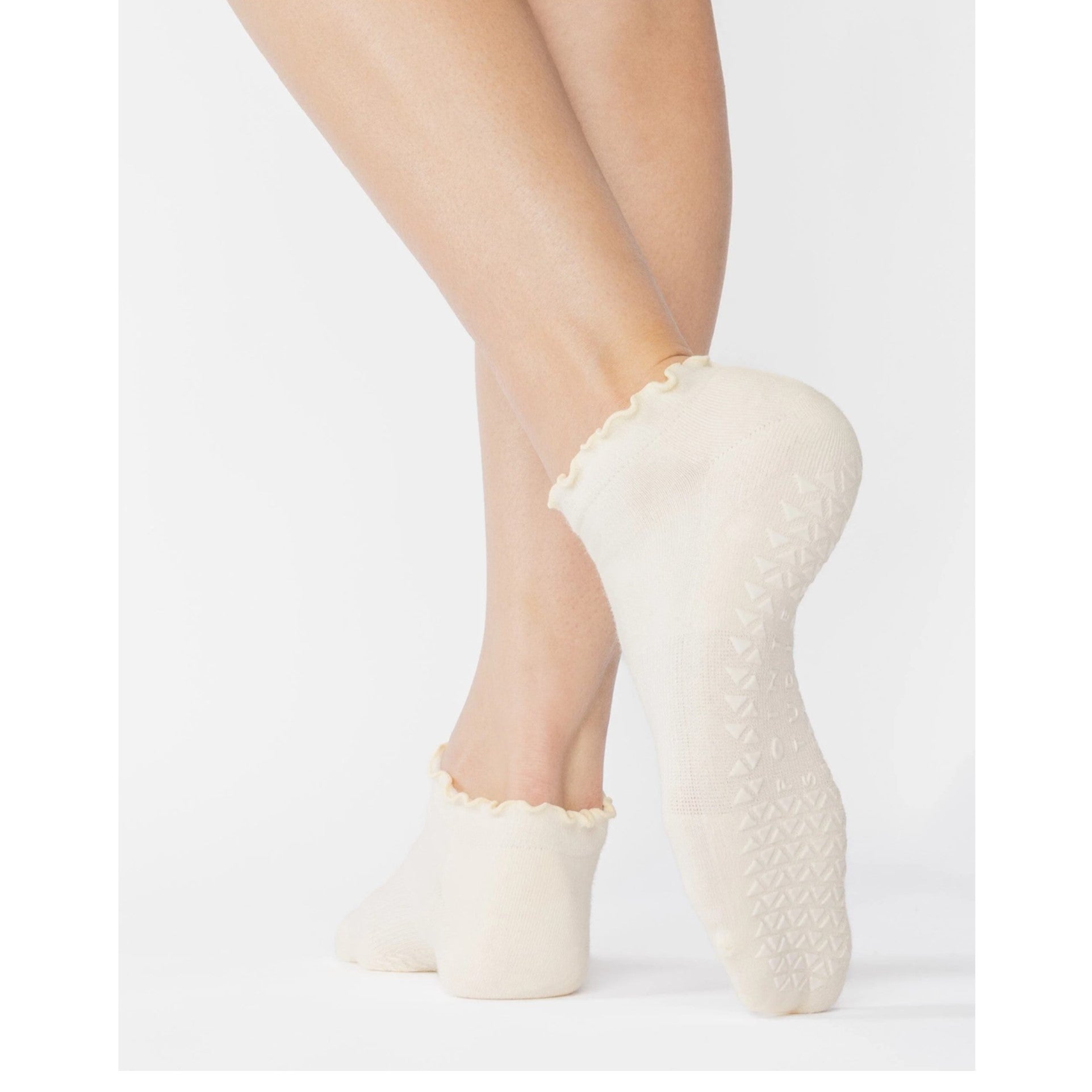 Ruffle Ankle Grip Socks - Barre/Pilates